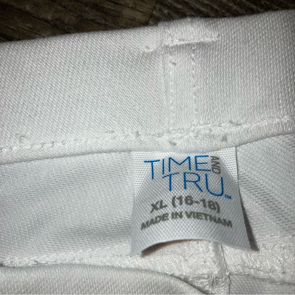 Women’s Stretch Capris NWOT - Picture 5 of 6